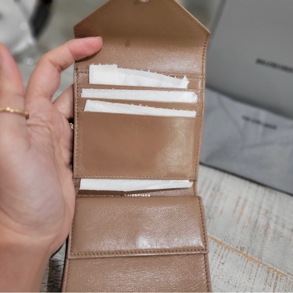 Balenciaga Compact Wallet - Picture 6 of 9